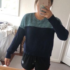 Blue color blocked sweater